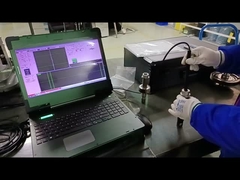 El equipo portátil de corrientes parásitas se utiliza para inspeccionar ejes de engranajes.